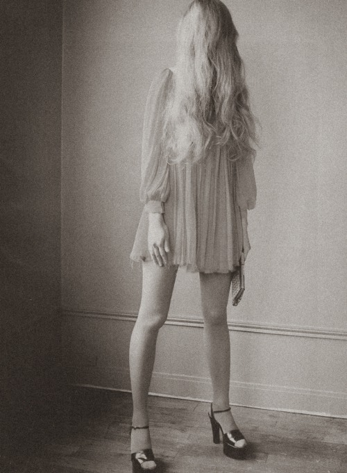 bookshopfolk:  Oxanna in Jalouse March 2007 by Ola Rindal / 