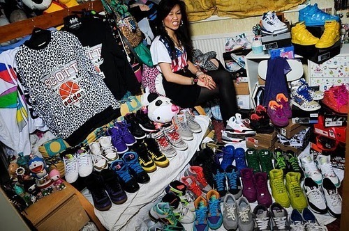 sneaker-freaky:  Shoes make everyone feel better, And also makes you look better.