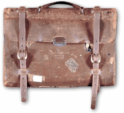 houseofnoone-deactivated2011101:  F. Scott Fitzgerald’s briefcase 