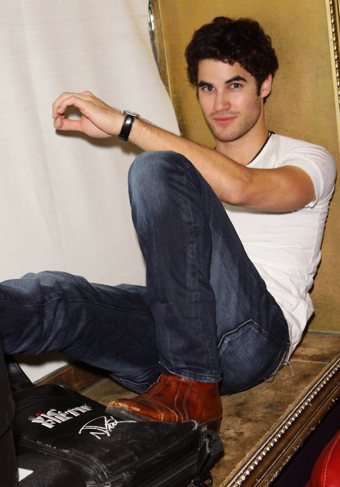 Here&rsquo;s a Straight man who is NOT afraid of playing gay!