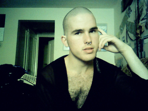whiteheron-blog:lololol bye hair.