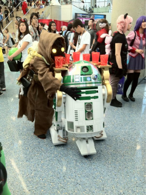 Steampunk party tray R2-D2? adult photos