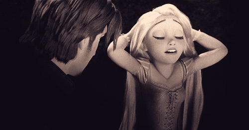 floatingparticles:  she’s so cute. 