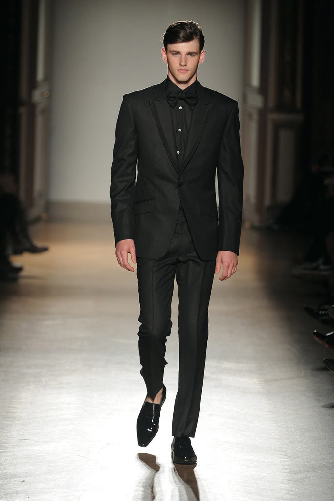 | urbanemenswear: All black tuxedo by Smalto...