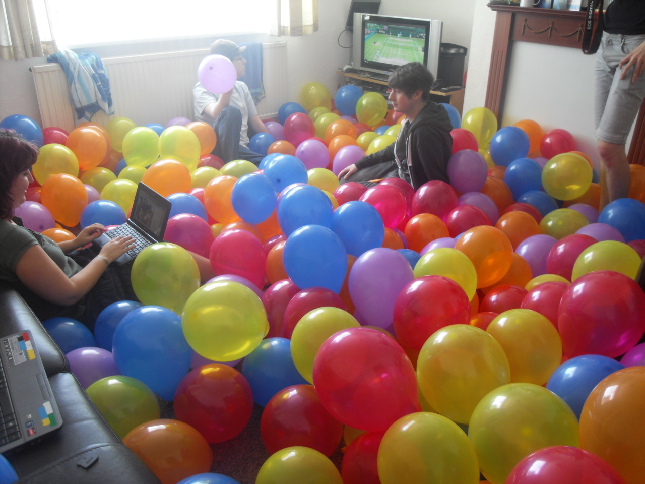 xfrancy:  The best day of the year!! ladycedar:  Filled the front room with balloons.