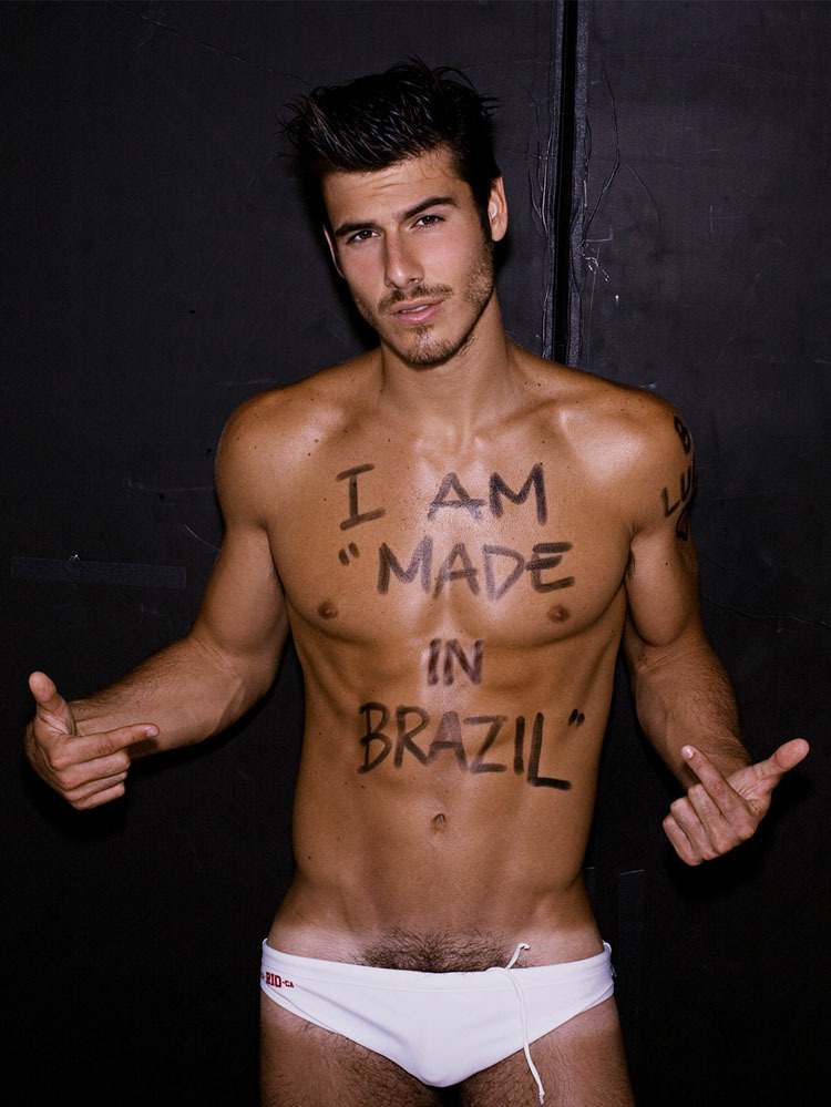 yellowasian:  Lucas Bernardini | Rick Day [via] 