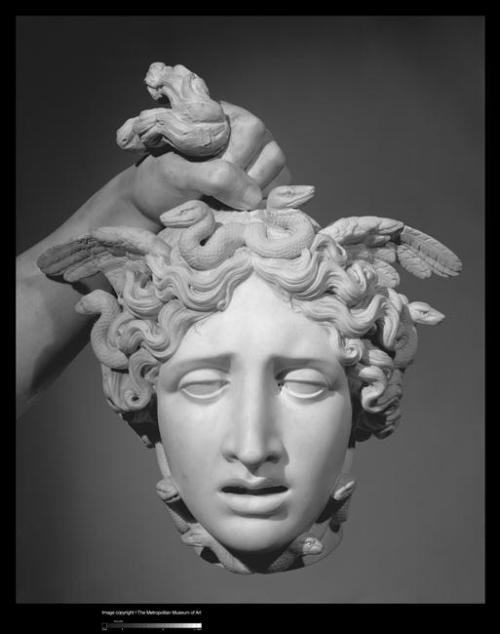 darksilenceinsuburbia:  Antonio Canova(1757-1822). Persée avec la tête de Méduse. 2.343 m. Etats-Unis, New-York, The Metropolitan Museum of Art. 