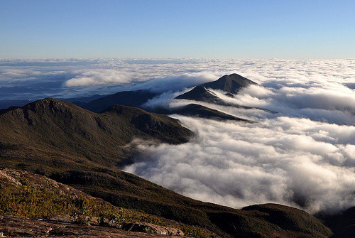 Acima das nuvens | Pico Da Bandeira, Brazil©  Sandro H.