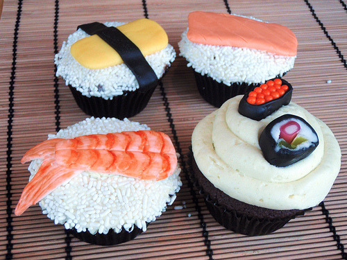 thenommables:  Sushi Cupcakes (by Icing Bliss)  @AdorableBipolar