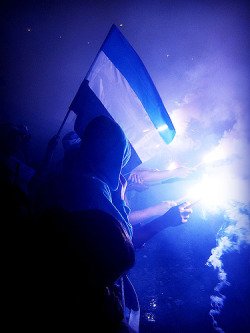 Nem a morte me afasta de ti, por que o céu também é azul. 