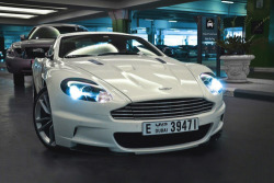 auerr:  Aston Martin DBS 