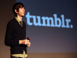  Você é capaz de mudar o mundo, basta acreditar em você mesmo. David Karp - Criador do TUMBLR 