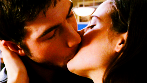 wonderfalls caged bird wonderfalls caged bird