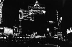 Times Square (Budweiser) photo by Frank Paulin,