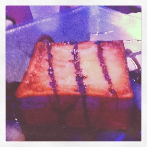 hectorium:  joeyalberto:  whatsonjustinsmind:  Mhmmmmmhhmmm (Taken with instagram)  GUPPIES JUSTIN remember the time i was sitting next to eli and then the waitress got so pissed and was like ” IM FUCKING LESBIAN ”  ^^^^ WTF you were there!? That