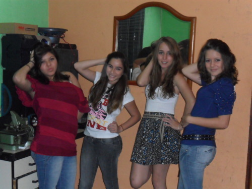 Desafio dos 30 dias - Dia 11. [Outra foto de você e seus amigos] Vivian, Dgiany,