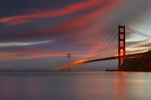 llbwwb:  Golden Gate Passageway by Patrick Smith