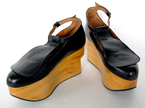lacollectionneuse: platform sandals (uk sz 5) • vivienne westwood59,900 円