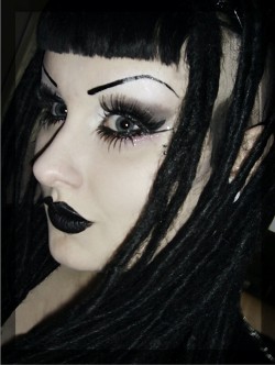 misssuperstar:  goth makeup 
