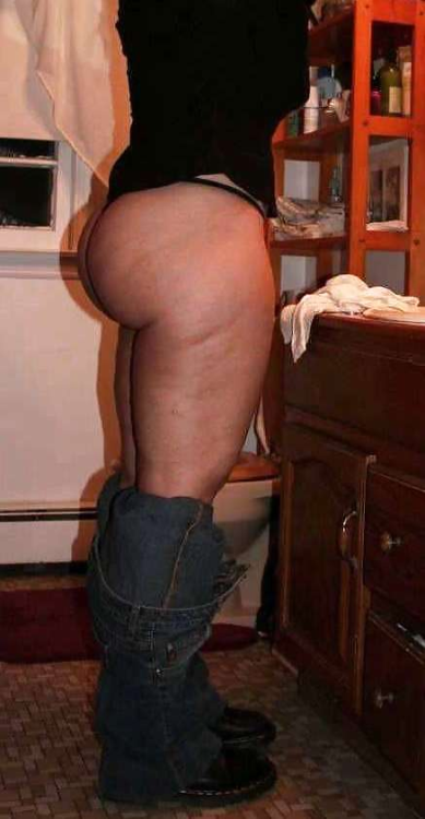 Porn photo iseebigbooty:  Phat azz 