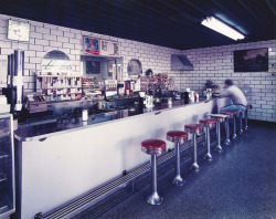 Hagan&rsquo;s Dairy Bar, Bardstown, Kentucky photo by Jim Dow, 1980