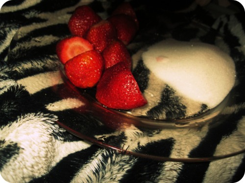 sugar & strawberries = yummmm :)