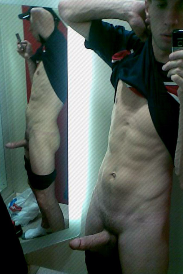 homoeroticguys:   check out homoeroticguys.tumblr.com &amp; if you’re bored,