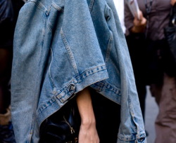 black-knife:  Need an old denim jacket like