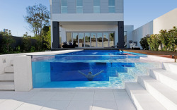 flordeouro:  o meu humilde quintal com piscina