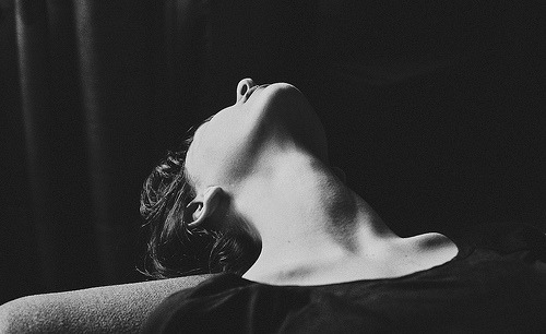   “Eu aprendi sem a gramática que saudade não tem tradução.”         - Rosa De Saron 