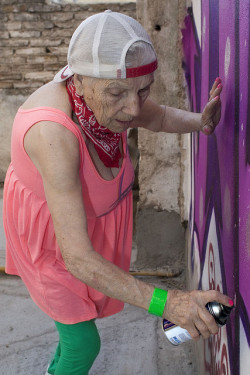 chicken-snack:  disimba:  Like a boss.  Um, so I had never heard the term “granny punx” until yesterday when I was browsing etsy and, well, I’m in love. 