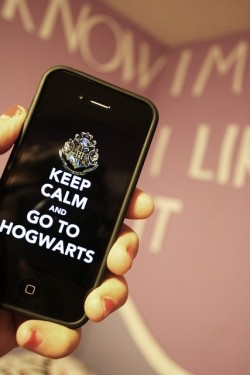 shortsgasmm:   Keep Calm and Go To Hogwarts