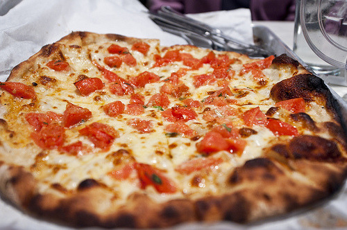 Frank Pepe - Fresh Tomato Pie (by nicknamemiket)