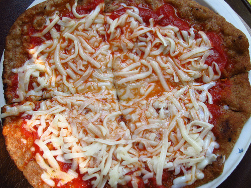 earths crust pizza (by jdeanphoto)