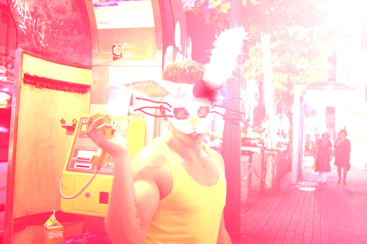 HELLO? HELLO! Pink Lemonade Edition - Tokyo 2011 - Alexander Guerra *Hello Bunny
