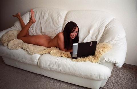 phantomnudist:  She’s having a great time looking for neat stuff to put on her
