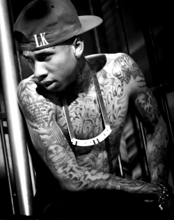 thatsjordan4ya:  forgivingallmyenemies:  i love tyga :)  well done 2 is lovee 