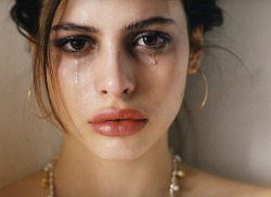 ilovetofuckdaddy:  I feel so sad, i am alone…
