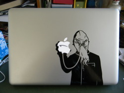 extrajordanary:  Who has the coolest laptop