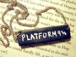 jeziejewelry:  Platform 9 and ¾ Necklace!