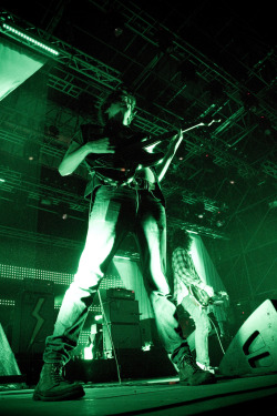 earlysunsetsovermonroeville:  The Strokes Live @ Flippaut Alternative Reloaded - 12/7/2011 by Miss Spocchia Ha Il Nasodacornflakes 