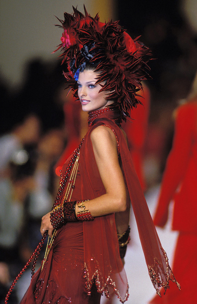 runway shows of the 1990s: Photo