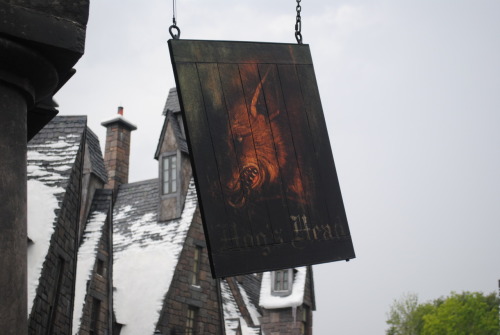 The Three Broomsticks &amp; The Hog&rsquo;s Head.  The Wizarding World of Harry Potter.