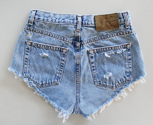 sea-dust:opaki:i love high waisted shortswish they looked good on me!