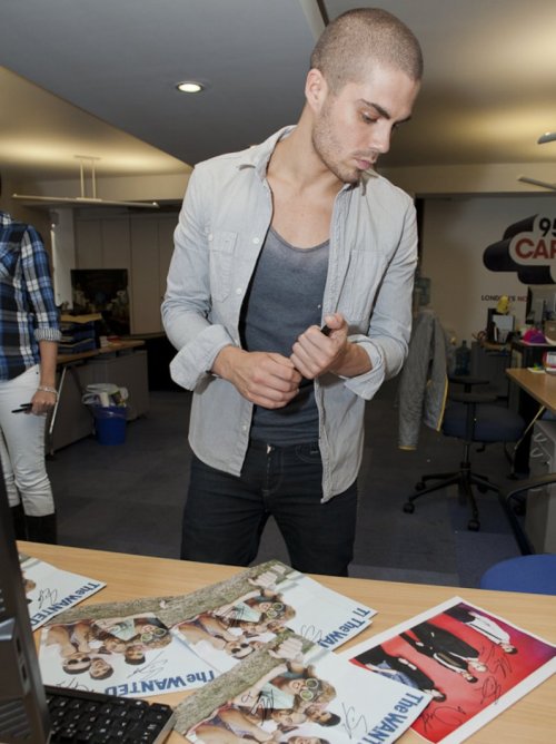 foolishformcfly:  silleloves:  Max George @Capital FM webchat  Good HQ photos :) AND omg Max u so hot  i just can’t…<3