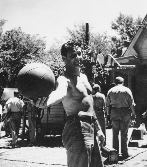 nelsoncarpenter: mattybing1025: Of course, you recognize the man carrying the ball as William Holden