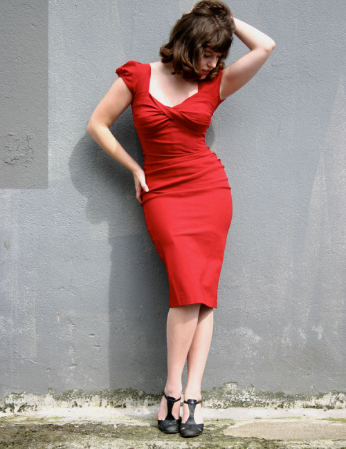 ms-curves: Starting the day with a red dress. Just because.