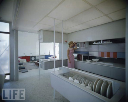 Inside the House of Tomorrow
Photo: Ralph Crane / Time Life Pictures / Getty Images / 1957
Source: LIFE Magazine