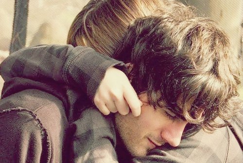 stuffsoflife:  O amor pergunta pra amizade: -Afinal, para que tu serves?.  E a Amizade