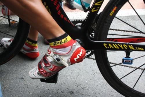 fuckyeahcycling:Tour de France 2011 | Stage 15So we all want these socks, yes? Even though we’re not